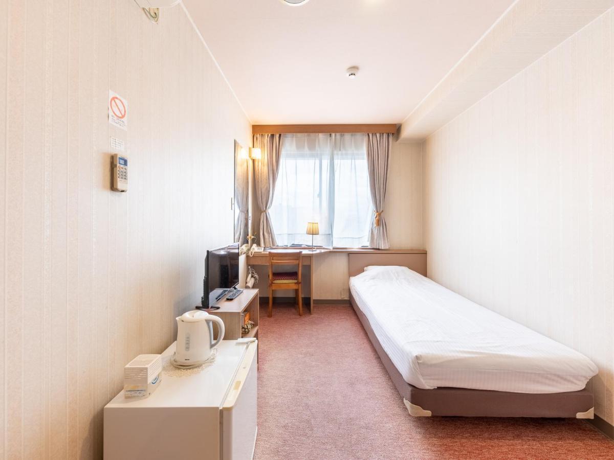 Tabist Business Hotel R Side Канадзава Екстериор снимка
