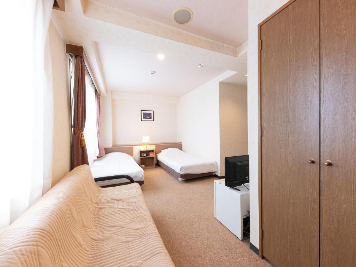 Tabist Business Hotel R Side Канадзава Екстериор снимка